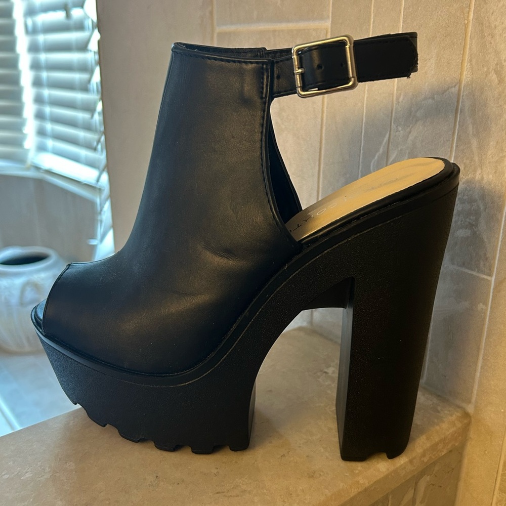 Black Chunky Platform Heels